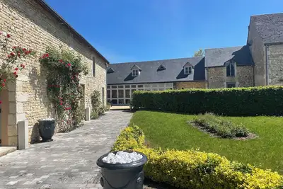 Image de Gite familial dans le domaine du château de Mazières