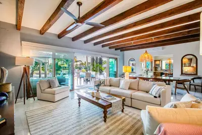 Image de Magnificent Canal House w/ Your Own Dock and Boat.