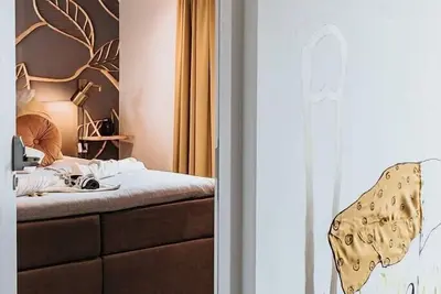 Image de Suite colorée et spacieuse