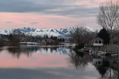 Image de Lake House w/Pool, 4-bedrooms in Stansbury Park within 25 minutes of airport