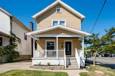 516) Charming home- sleeps 8!