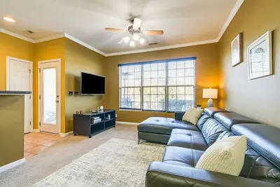 Image de Spacious Retreat Near Rdu ~ Pool, Bbq, Fast Wi-Fi & Easy Self Check-In