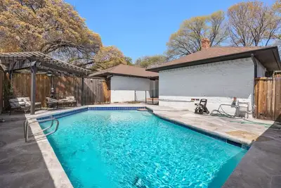 Image de Pool | Bbq | Games | Gym | Patio | Workspace