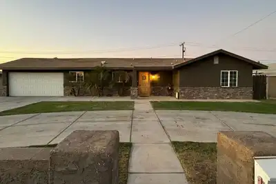 Image de 3-bedroom house with Ac, WiFi, in the center of the city