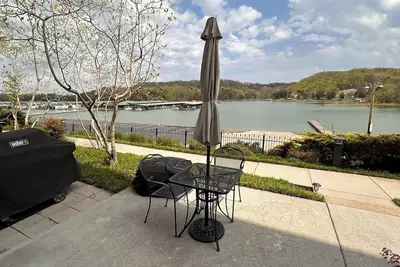 Image de Norris Nook-1 bedroom lakeview condo at Waterside Marina, near \"The Loyston\"