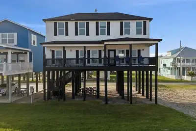 Image de Shore Thing - Beach Front - Sleeps 22