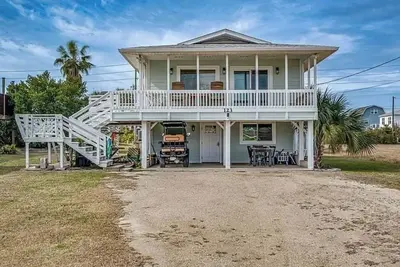 Image de 3-bedroom house in fantastic Mexico Beach just a short walk to white sand beach