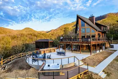 Image de New 5br Luxury Retreat with Panoramic Views