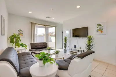 Image de 10 Mi to Dtwn Phoenix: Chic Family Home