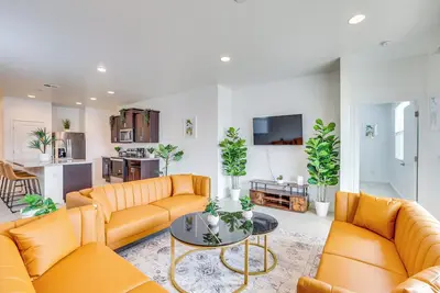 Image de Near Downtown & Hiking: Home in Phoenix Suburbs!