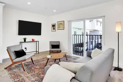 Image de Cozy Getaway in Hawthorne: Explore La with Ease!