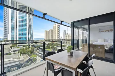 Image de Circle on Cavill - 2 Bedroom Hinterland