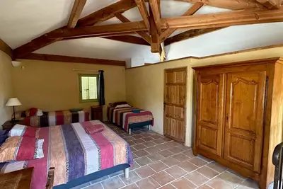 Image de Chambre d'hôtes de la tour avec exceptionnelle piscine de 25 m, bassin détente et spa.