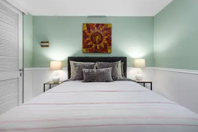 Image de Welcoming Serene Tropical Get-Away at the Pool