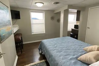 Image de (36)-Studio-Salle de bain privée séparée-Vue ville