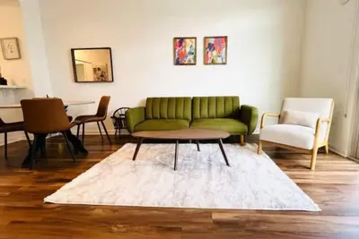 Image de Luxury by the Grove and Lacma free parking, gym hot jacuzzi