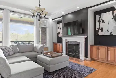 Image de Luxury 5-King Bedroom Ranch