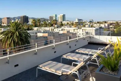 Image de 7111 Santa Monica blvd West Hollywood 90046