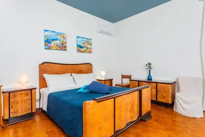 Image de Chambre d'hôtes 'Carolea' avec piscine partagée, Wi-Fi et climatisation