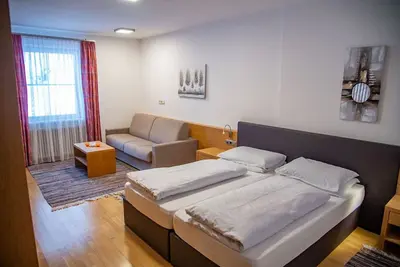 Image de Gasthof Kirchsteiger 'Zimmer 6' avec vue sur le lac, terrasse partagée et Wi-Fi