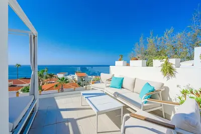 Image de Maison de vacances 'La Perla' avec vue sur la mer, piscine privée et Wi-Fi
