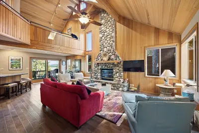 Image de Inviting Northstar Escape | Private Hot Tub | Hoa Pool and Tennis | 10 Minutes to Tahoe