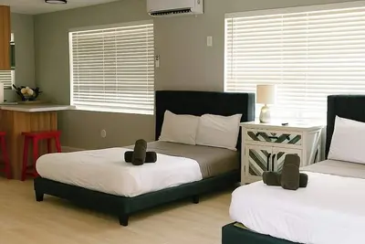 Image de Hollywood Beach 1br | Steps to Dania Beach