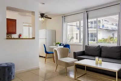 Image de Idyllic Coastal Studio Near Marinas and Cafes