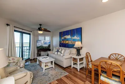 Image de 214 Bay Creek Villa-Beautiful 2nd Floor Villa;Private Balcony;Water Views;Communal Pool