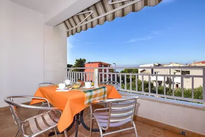 Image de Appartement d'une chambre avec la terrasse et la vue sur le mer Tucepi, Makarska (A-23944-a)