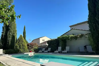 Villa Nicole avec piscine & jardin parking cœur du Luberon proche Gordes Ménerbe