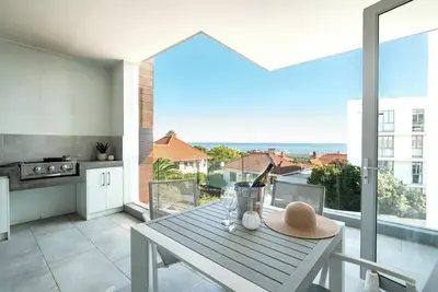Image de Bright 2bed in Sea Point w Sea Views Helio Haven