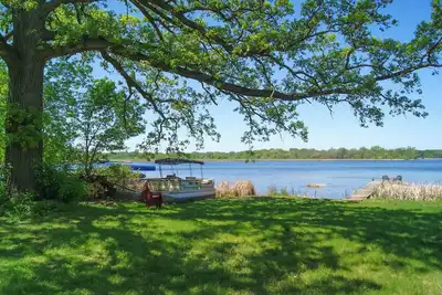 Image de Waterfront Eagle Lake Home w\/ Yard & Deck