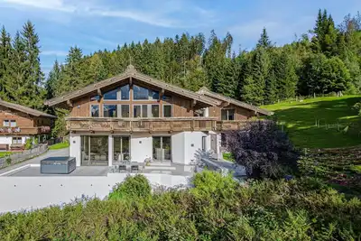Image de Retraite de luxe en montagne avec sauna et bain à remous