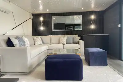 Image de Luxury and Comfort in the Garden Room