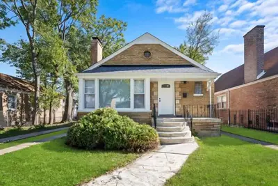 Image de Quiet 3-bedroom house in amazing Chicago with WiFi & Ac. Near Everything! !