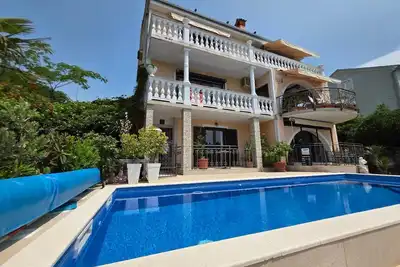 Image de Appartement de vacances Novi Vinodolski pour 1 - 6 personnes avec 3 chambres à coucher - Appartement
