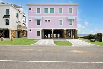 Image de Brand New, Gorgeous 7br 6. 5ba House, Oceanfront, Pool, Elevator, Sleeps 16