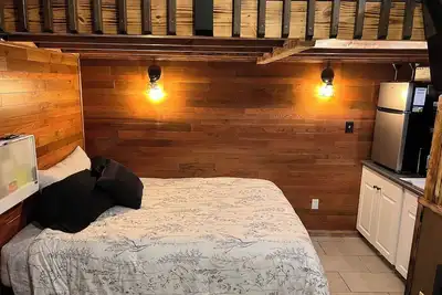 Image de Cozy Bourbon Trail Loft apartment in charming Loretto