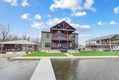 Image de Green Diamond Retreat: Epic Lakefront Oasis for 30, 6br, Boat Slip, Kayaks