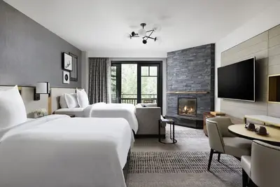 Image de Luxury Four Seasons 2 Doubles Hotel Room - walk to Gondola One