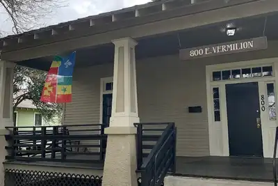 Image de Downtown Historic home steps away from Festival International