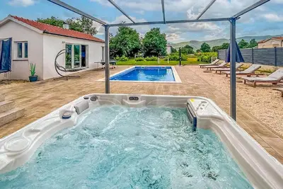 Image de Maison de vacances Donji Prolozac pour 1 - 10 personnes avec 5 chambres à coucher - Maison de vacanc
