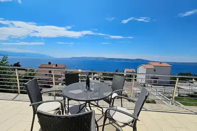 Image de Appartement de vacances Novi Vinodolski pour 1 - 6 personnes avec 3 chambres à coucher - Appartement