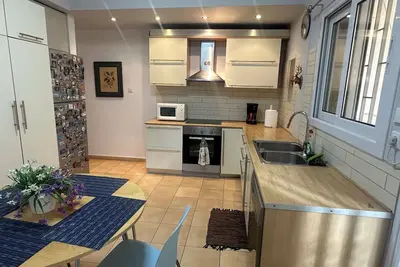 Image de Elegant 3-Bedroom Haven in Prime Palaio Faliro - Minutes to Marina & Beach