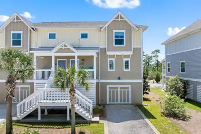 Image de Salt Air at Lost Key Villas: Luxury Townhome | Resort Amenities | Beach Shuttle