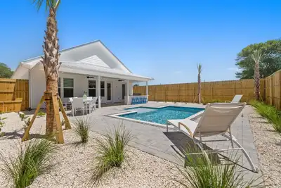 Image de Private Pool - West Pcb - Close to the Beach