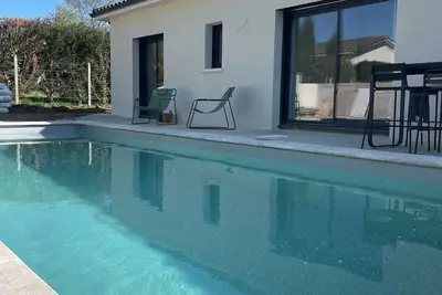 Image de Maison moderne avec piscine