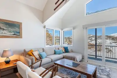 Image de Lodge Chalet (for 6), The Stables Resort Perisher