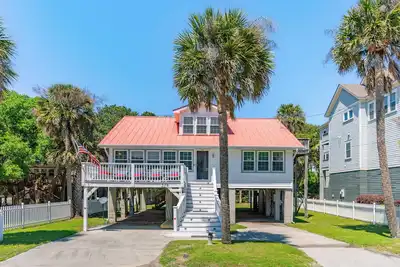 Image de Rustic Folly Beach Charm | Across from the beach
